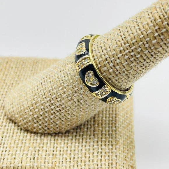 Black Enamel Rhinestone Hearts Ring Gold Tone Classic Commitment Wedding Band - Picture 4 of 6
